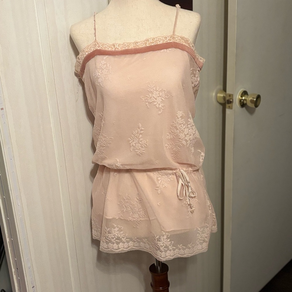 Old Navy Pink Lace Trim Tank Top